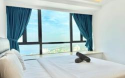 R&F Seaview Studio Room by Xin An