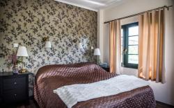 Sparkling Boathouse Suite 4 by NW