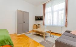 2 BR Bartók Boulevard Apartment w AC by NW