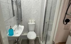 Comfortable Ensuite with Private Bathroom
