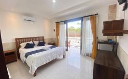 KGH Hotel - 30 Second to the Beach By Micky Studio