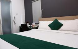 AI Hotel - 15 Second to the Beach by Micky Studio