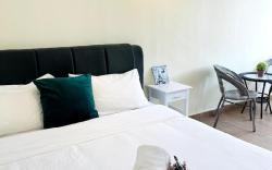 Connecting-2 Bedroom 4pax | Private Bathroom