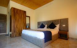 Hushvan Resorts