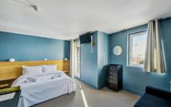 4 People Room - Breakfast Included Glacier View