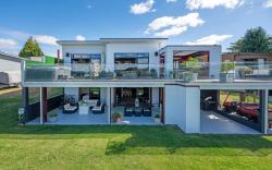 888 Greatest Home with Power Boat Charter Option