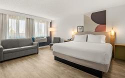 Spark by Hilton Eden Prairie