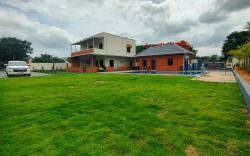 Serene Stay FarmVilla | Pool | Lawn | BBQ | Events
