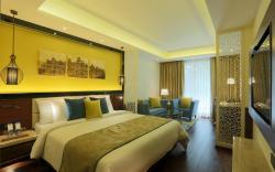30052	Hotel OXMO IGI AIRPORT