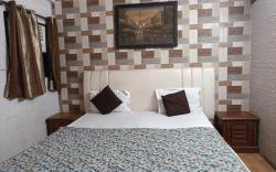 Yash Guest House @1 Min Walk Nizamudin Railway Stn