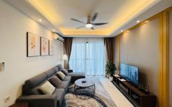 Cozy 3BR unit at R&F Princess by ANJU