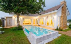 Maison De Saison Pool Villa Chiangrai