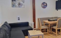 entire and independent townhouse