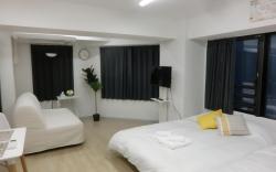 Experience the luxury of Tokyo in the Toranomon.