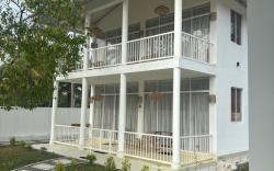 High Tide - One-Bedroom Upper Apartment