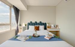 Minimalistic Designed 2BR Nifarro Park By Travelio
