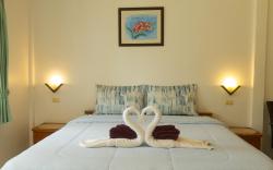 The Golden Beach Resort Naiyang