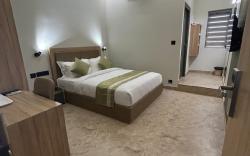 Deluxe Inn By De Rien Hospitality