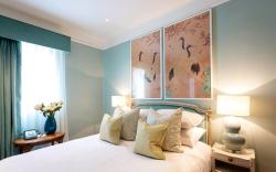 Roslin Beach Hotel