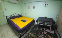 Spacious Studio 104 with kitchen near Skytrain