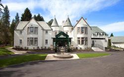 The Cairn Lodge & Hotel