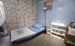 211- Spacious Studio Apartment near skytrain