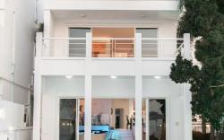Pattaya High wave Seafront Villa
