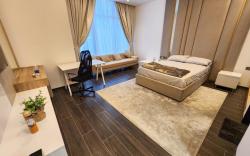 "Harbour Haven: Stylish Studio in Financial Hub"