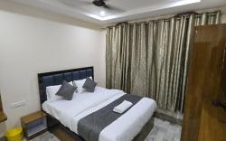 VNS - RUDRA GUEST-HOUSE - Near Kashi Temple