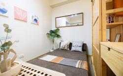 Skyline Stay in Araneta Cubao w/ Karaoke & Netflix