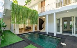 2BR Villa W/Rooftop & Pool in Berawa Canggu