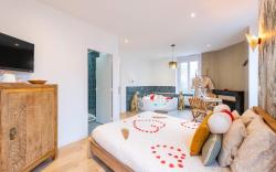 Savane Suite with Jacuzzi 15 min to Disney