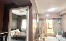 QP's HomeStay 1-Bedroom Corner Unit