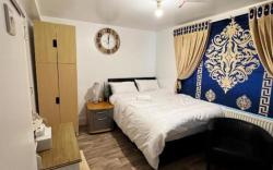 OYO Unique Guestroom - Farnworth, Easy Access to Bolton