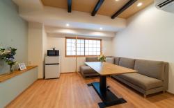 NEW OPEN！二条駅徒歩8分、一軒家貸切・キッチン完備・最大8名宿泊可