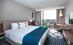 Holiday Inn London West By IHG