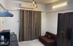 The Sunshine Retreat-Private Studio Apt. 265 sq.ft