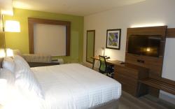 Holiday Inn Express & Suites Brentwood By IHG