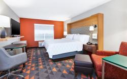 Holiday Inn & Suites Toledo Southwest - Perrysburg by IHG