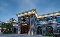 Hotel Indigo Heilong Lake By IHG