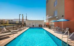 Holiday Inn Express & Suites Jacksonville - Town Center By IHG