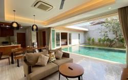 YY Villa Seminyak - 4BR Villa | Big Pool & Garage 