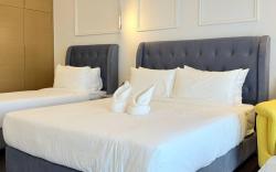 Rustic SeaviewStudio unit atR&F SeineRegion ByANJU