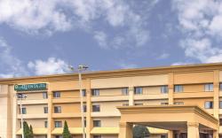 La Quinta Inn & Suites by Wyndham Atlanta Roswell