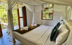 Golden Lotus Bungalow 