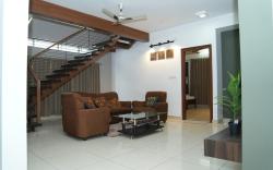 Snooze Living Westford | 3BHK AC 3km to Manyata