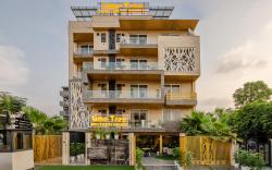 Lime Tree Hotel Near Medanta