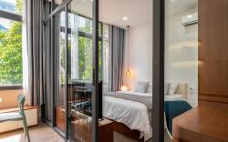 Sunny 1 BR with big windows #2