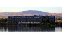 Clover Island Inn