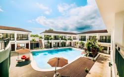 Holabay Resort